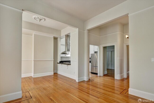 Building Photo - 656 Hayes St