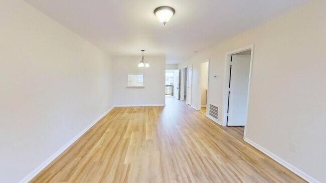 Building Photo - 2 bedroom in Burgaw NC 28425
