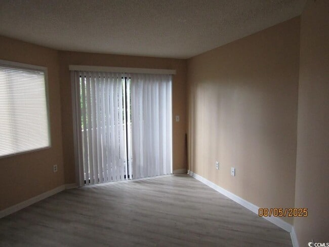 Building Photo - 4222 Pinehurst Cir