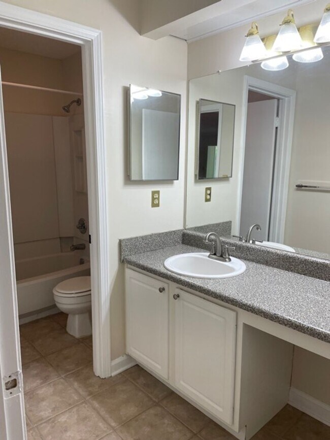 Building Photo - 5005 Wingate Way