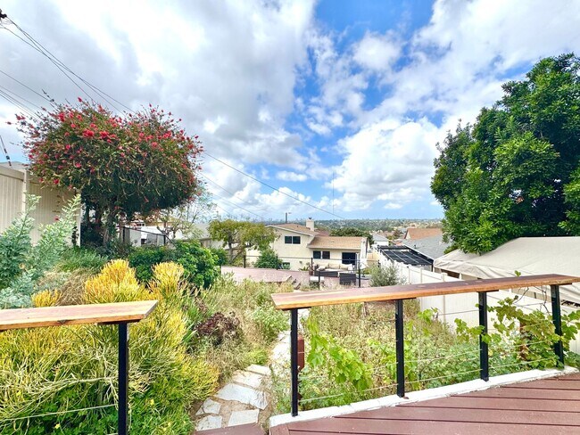 Building Photo - Huge Oak Park Home! 4bd/2.5ba house with incredible yard w/ VIEWS + spa, A/C, garage, W/D!