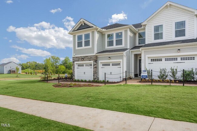 Building Photo - 111 Lennei Ln
