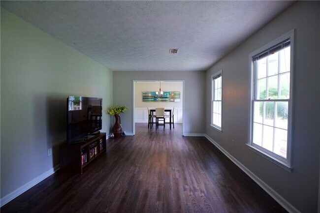 Building Photo - 3328 Mountain Hollow Dr