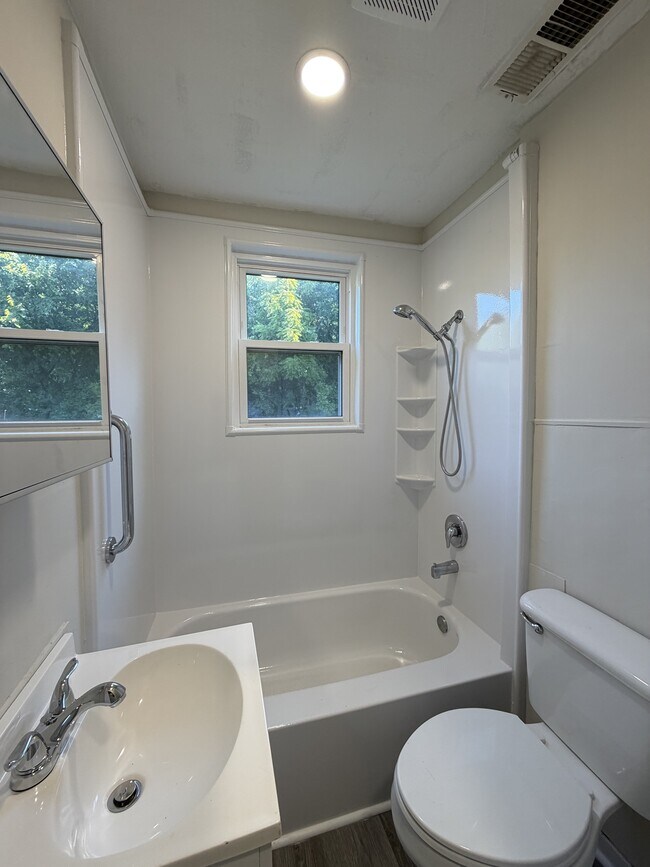 Building Photo - 657 27th St SW
