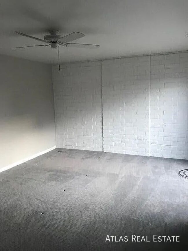 Building Photo - 1101 S Yosemite Way