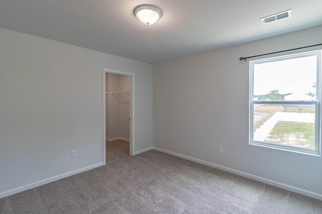 Building Photo - 147 Enclave Wy