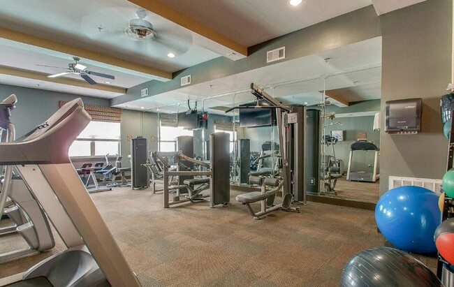 Building Photo - Stylish Condo in the Heart of Nashville – ...