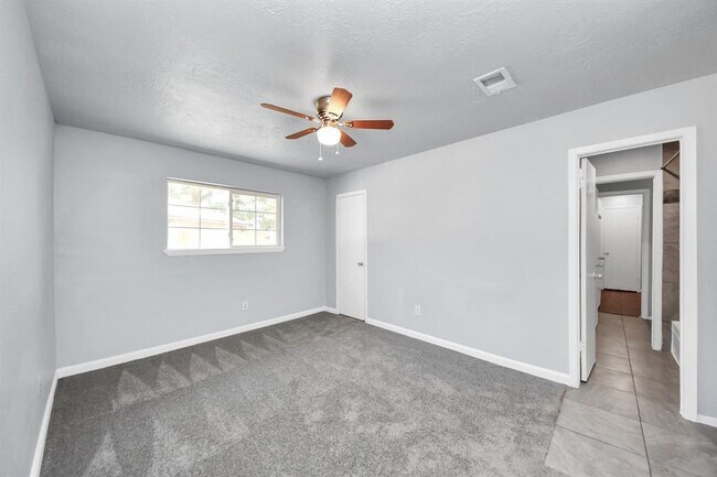 Building Photo - 22407 Millgate Dr