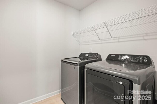 Building Photo - 2131 Belterra Dr