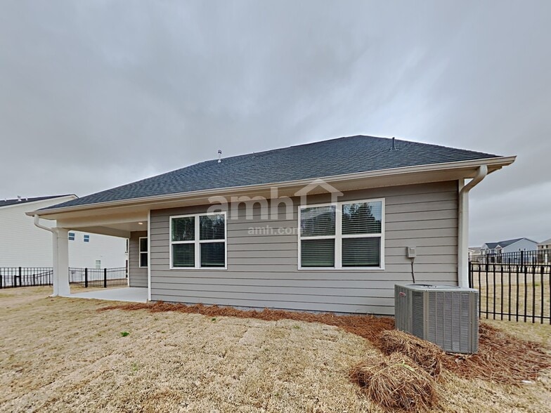 Building Photo - 502 Cash Cir