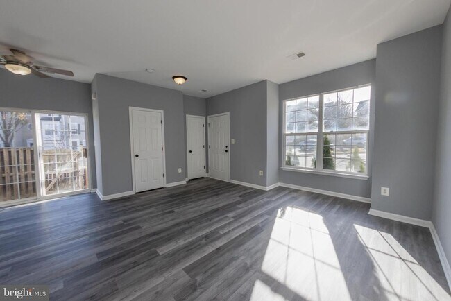 Building Photo - 7685 Duneiden Ln