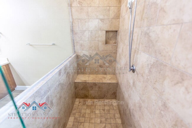 Building Photo - 5908 E Bramble Berry Ln