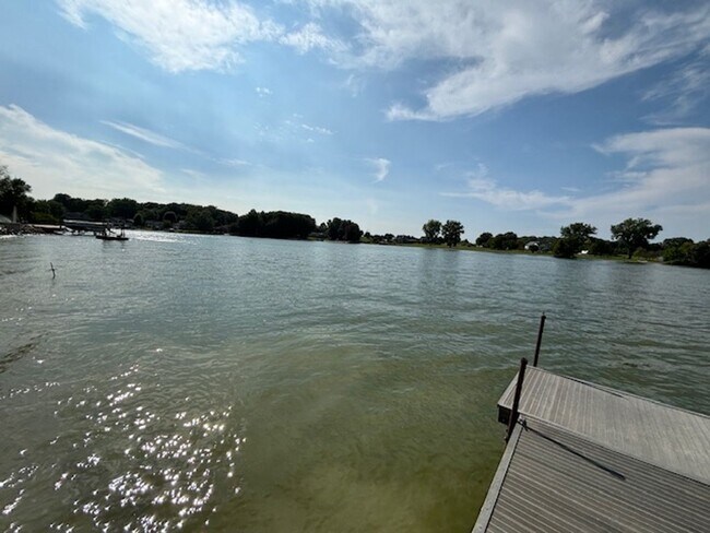 Building Photo - Fully Furnished, Turn Key Lake Front Home in Caledonia!