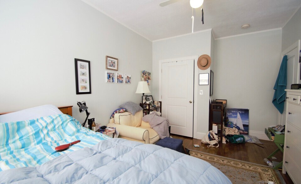 Building Photo - 11 Babcock St