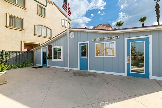 Building Photo - 25 Surfside Ave.