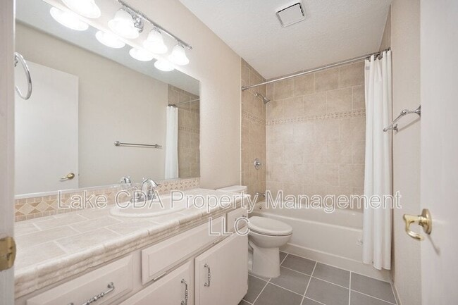 Building Photo - 12616 N Emerald Dr