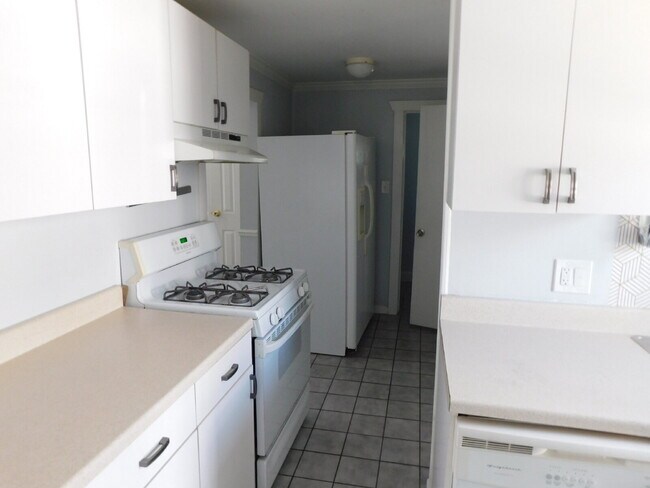 Building Photo - 405 N Washington Ave