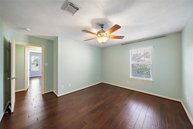 Building Photo - 2626 Couch St