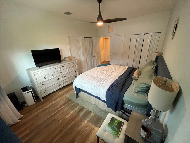 Building Photo - 4214 N Dixie Hwy