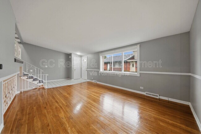 Building Photo - 9517 Terrace Pl