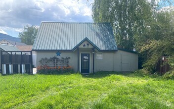 Building Photo - Charming 1-Bedroom Home – All Utilities In...