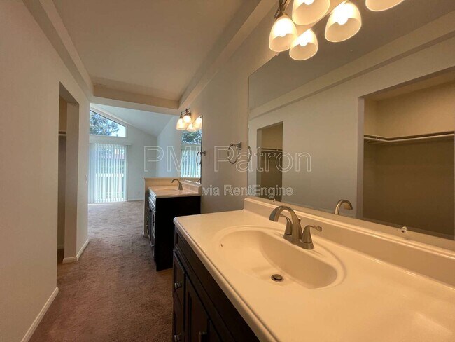 Building Photo - 21909 Huron Ln