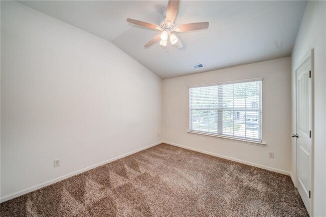 Building Photo - 129 Stonewood Creek Ct