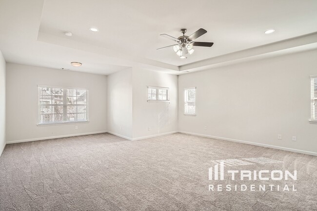 Building Photo - 355 Hillgrove Dr