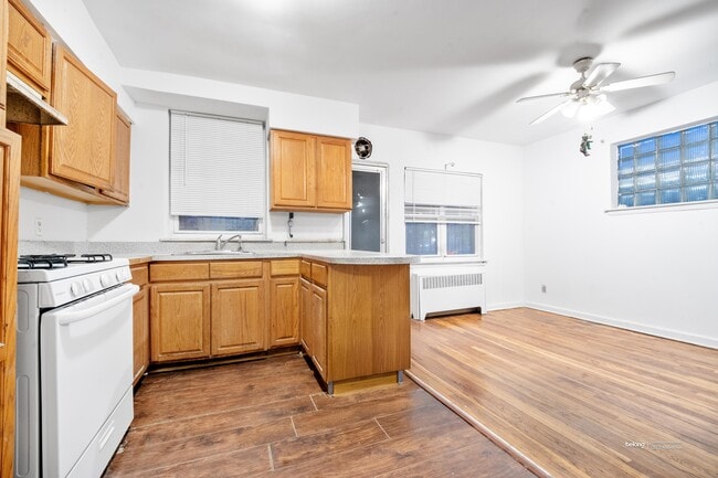 Building Photo - 3828A Barnes Ave