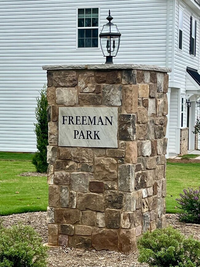 Building Photo - Brand New, 3 BR, 2.5 BA Townhome with Garage