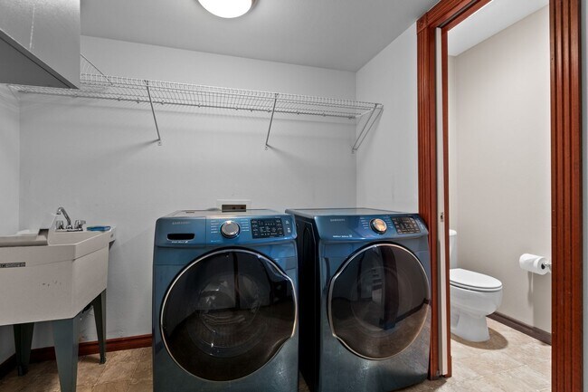 Building Photo - 3Bd/3Ba Seattle House