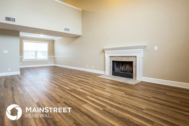 Building Photo - 915 Lavergne Ln