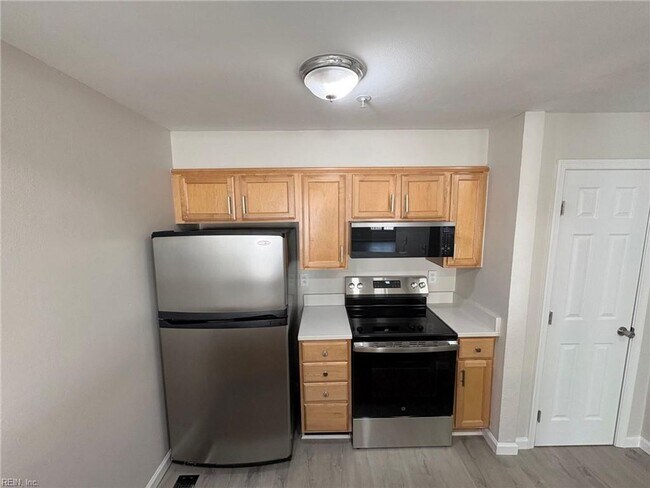 Building Photo - 2356 Bays Edge Ave