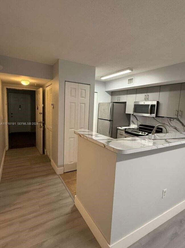 Building Photo - 677 SW 111th Ave