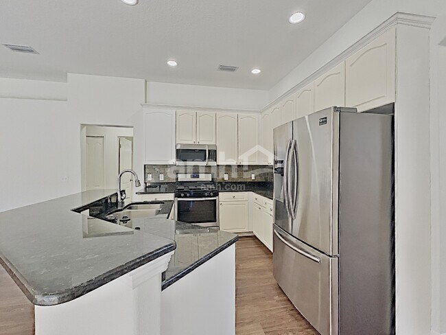 Building Photo - 832 Innergary Place