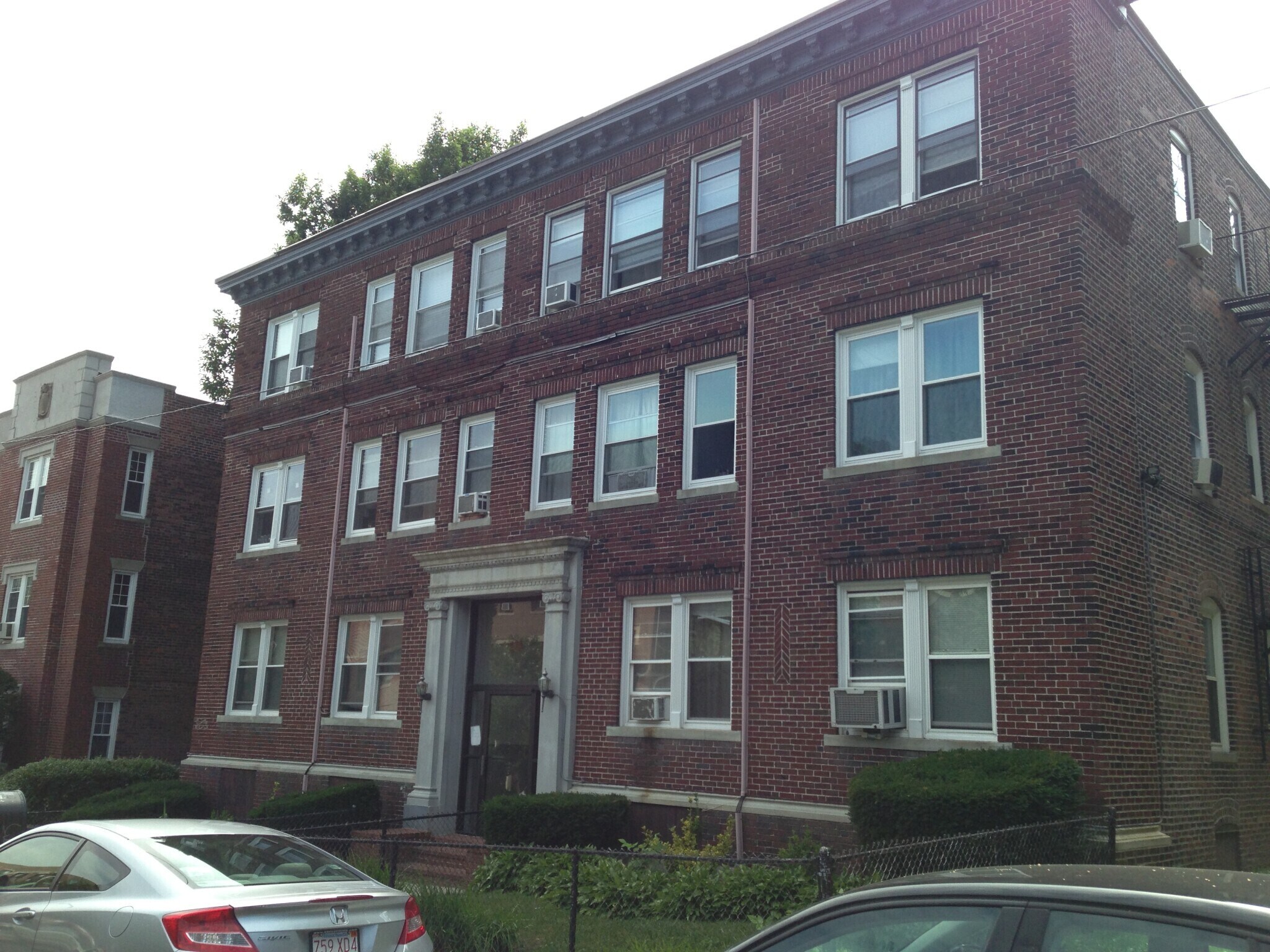 Building Photo - 26 Park Vale Ave