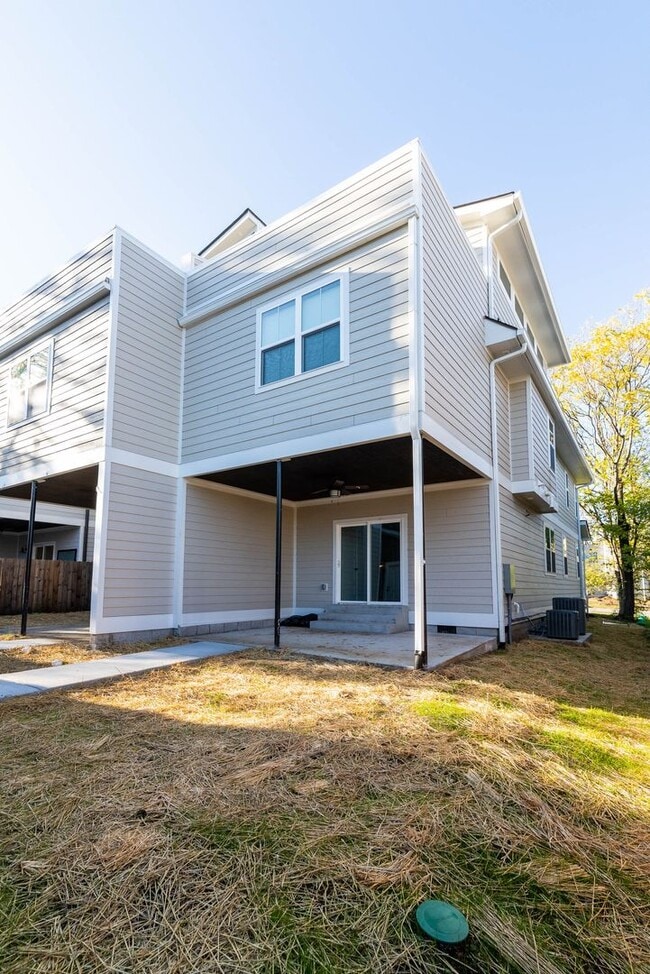 Building Photo - COMING SOON! 3 Bed/4 Bath Buena Vista 3 Story Townhouse-Rooftop level with Downtown Views!!