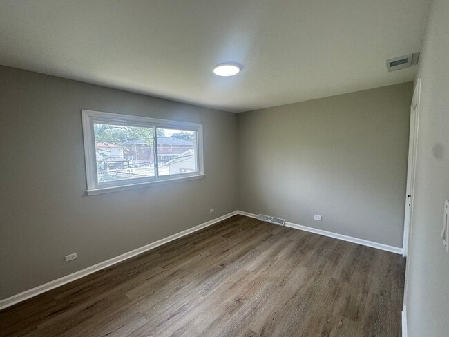 Building Photo - 14811 Minerva Ave
