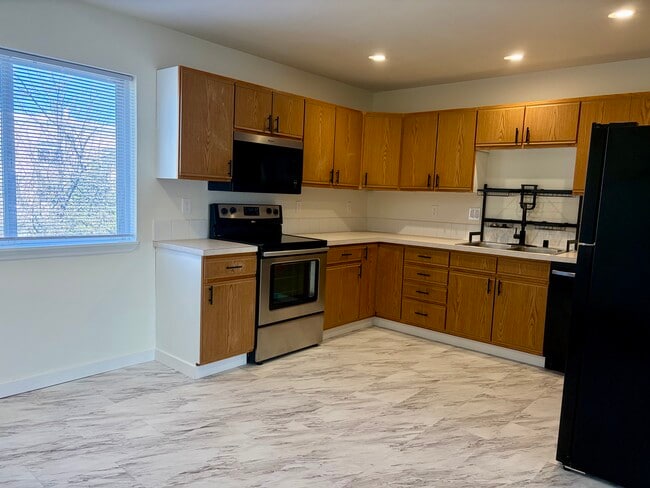 Building Photo - Helena - Quadplex