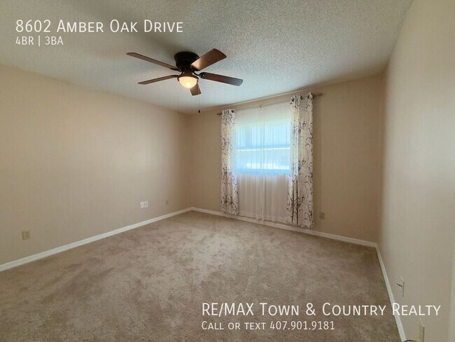 Building Photo - 8602 Amber Oak Dr