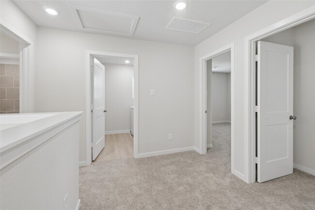 Building Photo - 7942 Alset Dr