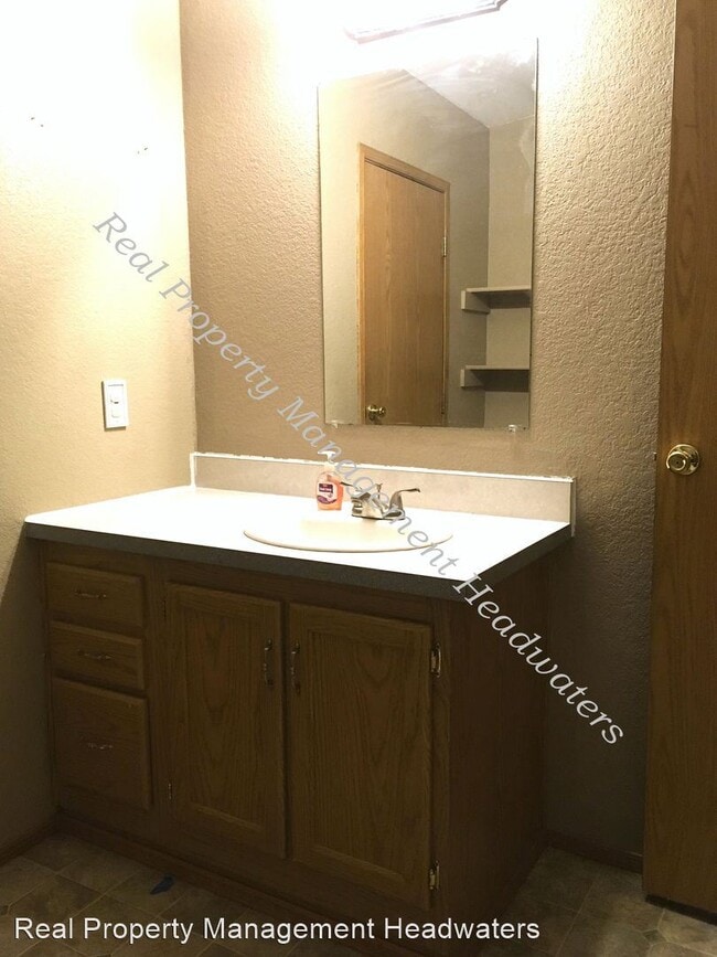 Building Photo - 4 br, 2 bath House - 3390 CB Loop