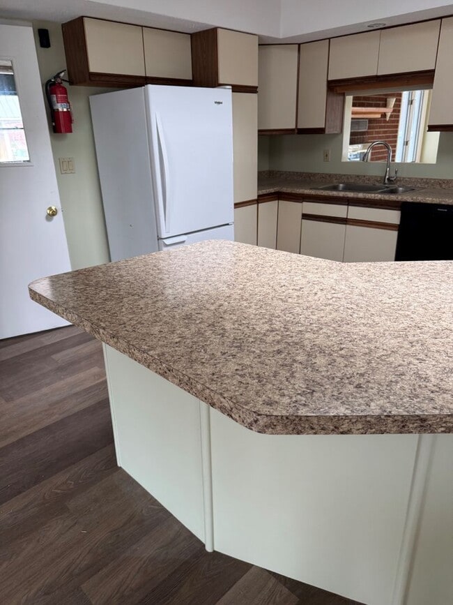 Building Photo - Upgraded 3 Bedroom Home with Garage and Ba...