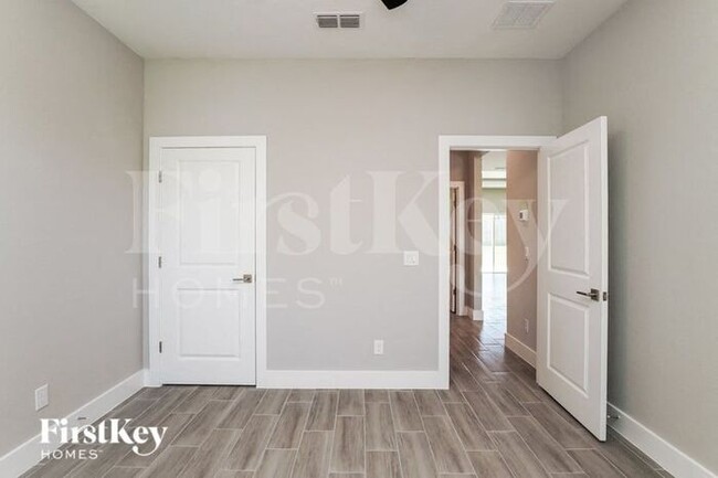 Building Photo - 51 Inconnu Dr
