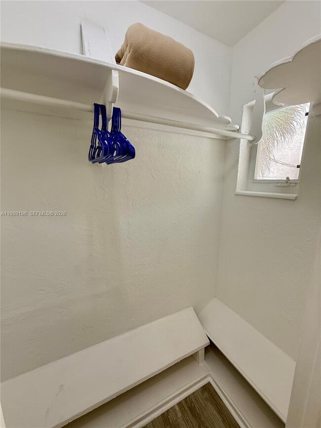 Building Photo - 1542 Jefferson Ave