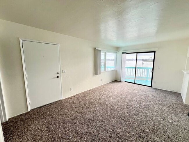 Building Photo - Spectacular Bay Views With a wrap around P...