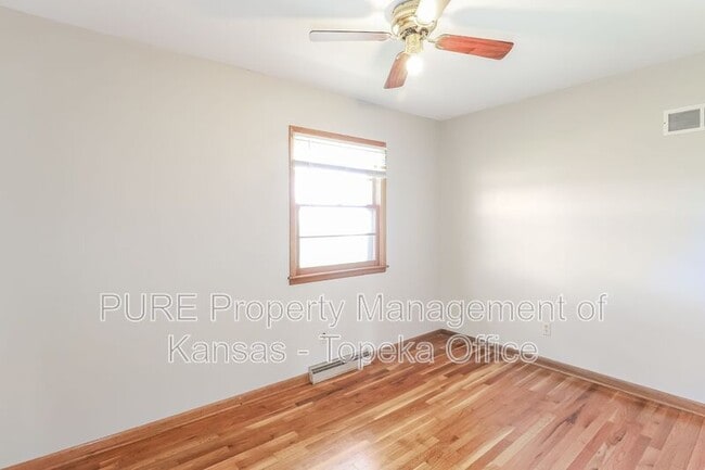 Building Photo - 3445 SE 45th St