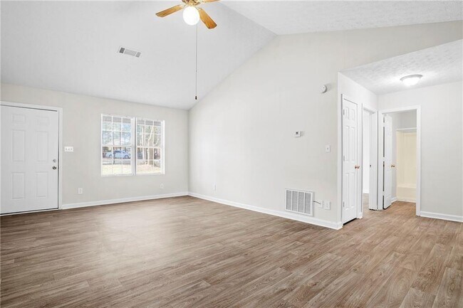 Building Photo - 9211 Fairway Ct