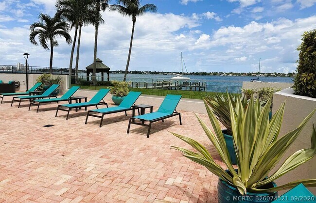 Building Photo - 5200 N Flagler Dr