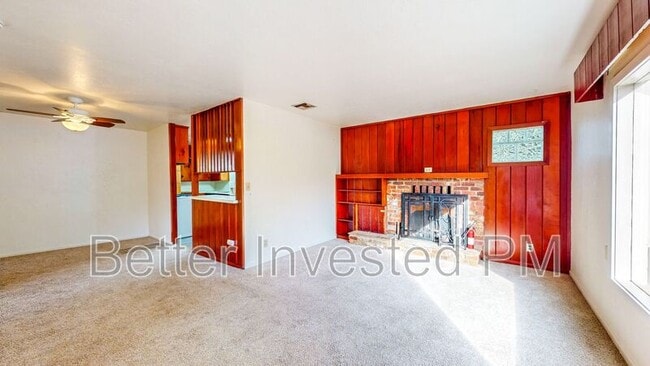 Building Photo - 2250 Old River Rd